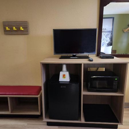 Super 8 By Wyndham Craig Hotel Luaran gambar