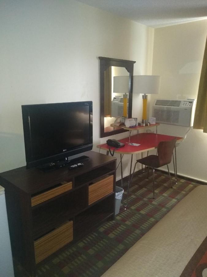 Super 8 By Wyndham Craig Hotel Luaran gambar