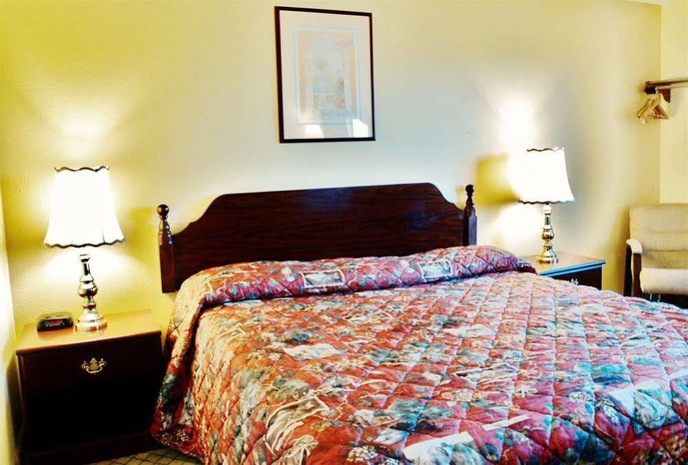 Super 8 By Wyndham Craig Hotel Luaran gambar